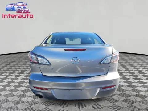 More photos of 2012 MAZDA MAZDA3 i Sport Sedan 4D at Interauto, MA