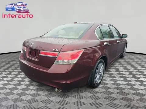 More photos of 2011 Honda Accord EX-L Sedan 4D at Interauto, MA