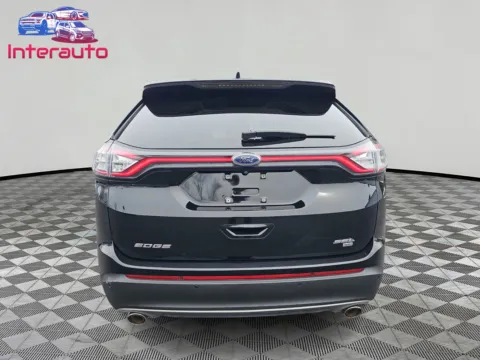 More photos of 2016 Ford Edge SEL Sport Utility 4D at Interauto, MA