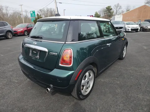 More photos of 2009 MINI Hardtop Cooper Hatchback 2D at Interauto, MA