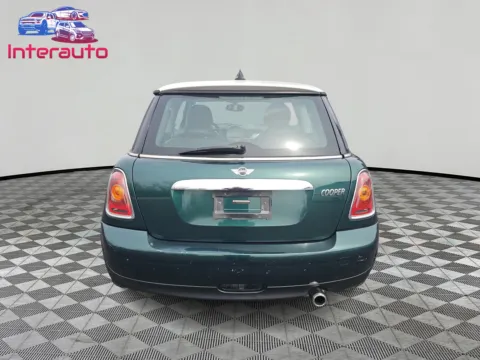 More photos of 2009 MINI Hardtop Cooper Hatchback 2D at Interauto, MA