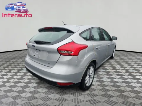 More photos of 2017 Ford Focus SE Hatchback 4D at Interauto, MA