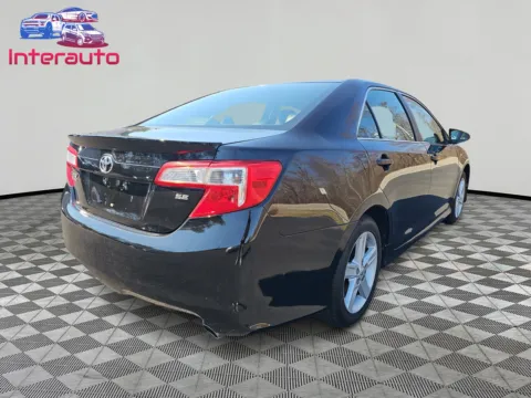 More photos of 2012 Toyota Camry SE Sedan 4D at Interauto, MA