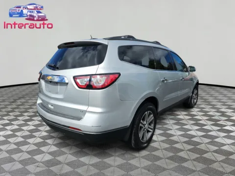 More photos of 2017 Chevrolet Traverse LT Sport Utility 4D at Interauto, MA