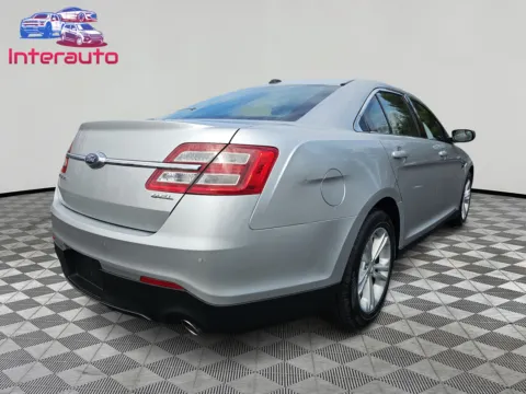 More photos of 2017 Ford Taurus SEL Sedan 4D at Interauto, MA