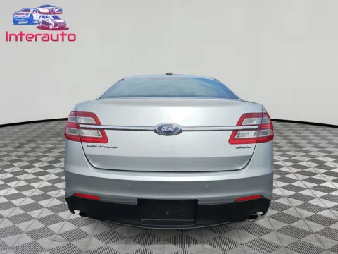 More photos of 2017 Ford Taurus SEL Sedan 4D at Interauto, MA