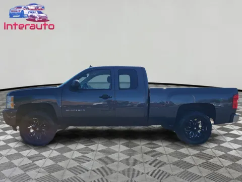 Photos of 2011 Chevrolet Silverado 1500 Extended Cab LT Pickup 4D 6 1/2 ft for sale in Plainville, MA at Interauto