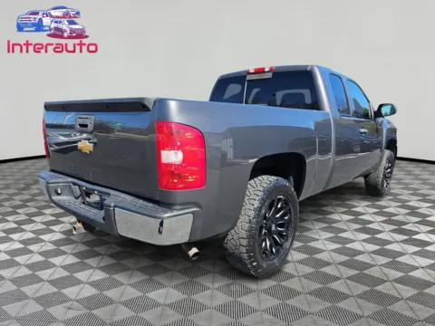 More photos of 2011 Chevrolet Silverado 1500 Extended Cab LT Pickup 4D 6 1/2 ft at Interauto, MA