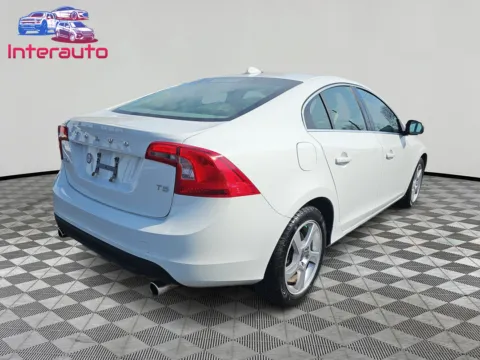 More photos of 2013 Volvo S60 T5 Sedan 4D at Interauto, MA