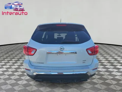 More photos of 2017 Nissan Pathfinder SL Sport Utility 4D at Interauto, MA