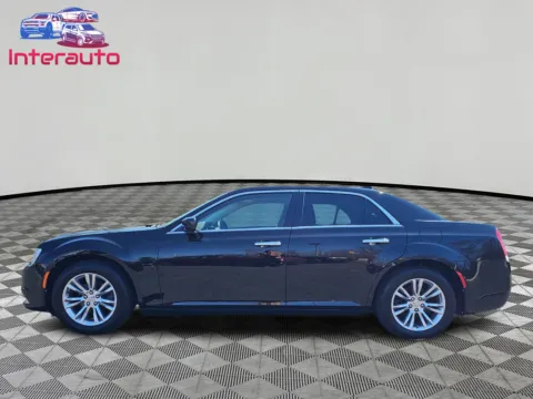More photos of 2016 Chrysler 300 C Sedan 4D at Interauto, MA