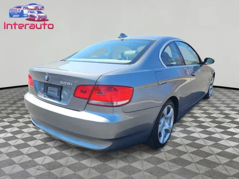 More photos of 2009 BMW 3 Series 328i xDrive Coupe 2D at Interauto, MA