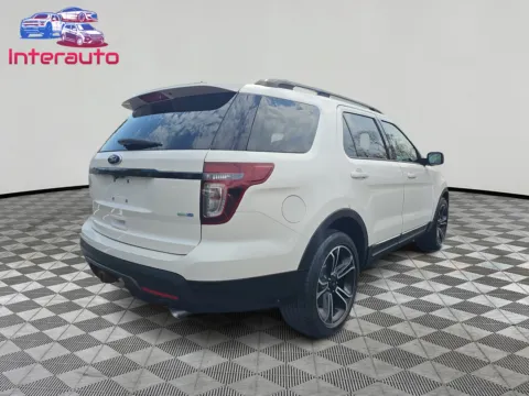 More photos of 2015 Ford Explorer Sport SUV 4D at Interauto, MA