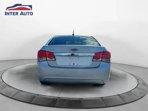 More photos of 2014 Chevrolet Cruze LS Sedan 4D at Interauto, MA