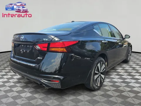 More photos of 2020 Nissan Altima 2.5 SV Sedan 4D at Interauto, MA