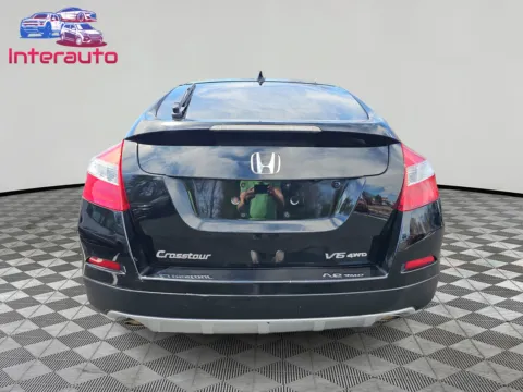 More photos of 2013 Honda Crosstour EX-L Sport Utility 4D at Interauto, MA