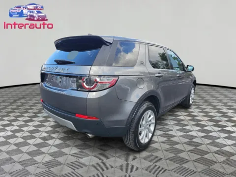More photos of 2017 Land Rover Discovery Sport HSE Sport Utility 4D at Interauto, MA