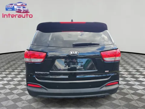 More photos of 2017 Kia Sorento LX Sport Utility 4D at Interauto, MA