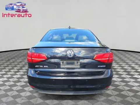 More photos of 2016 Volkswagen Jetta Hybrid SEL Premium Sedan 4D at Interauto, MA