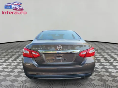 More photos of 2016 Nissan Altima 2.5 S Sedan 4D at Interauto, MA