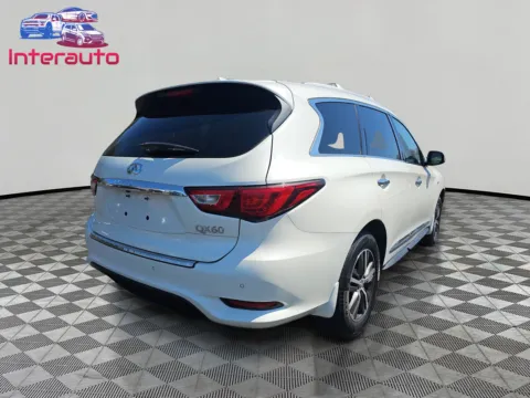 More photos of 2016 INFINITI QX60 3.5 Sport Utility 4D at Interauto, MA