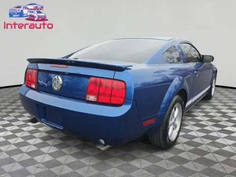 More photos of 2008 Ford Mustang Deluxe Coupe 2D at Interauto, MA