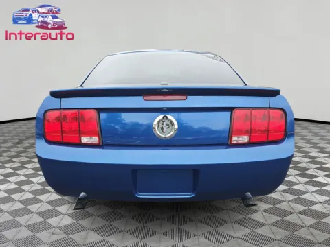 More photos of 2008 Ford Mustang Deluxe Coupe 2D at Interauto, MA