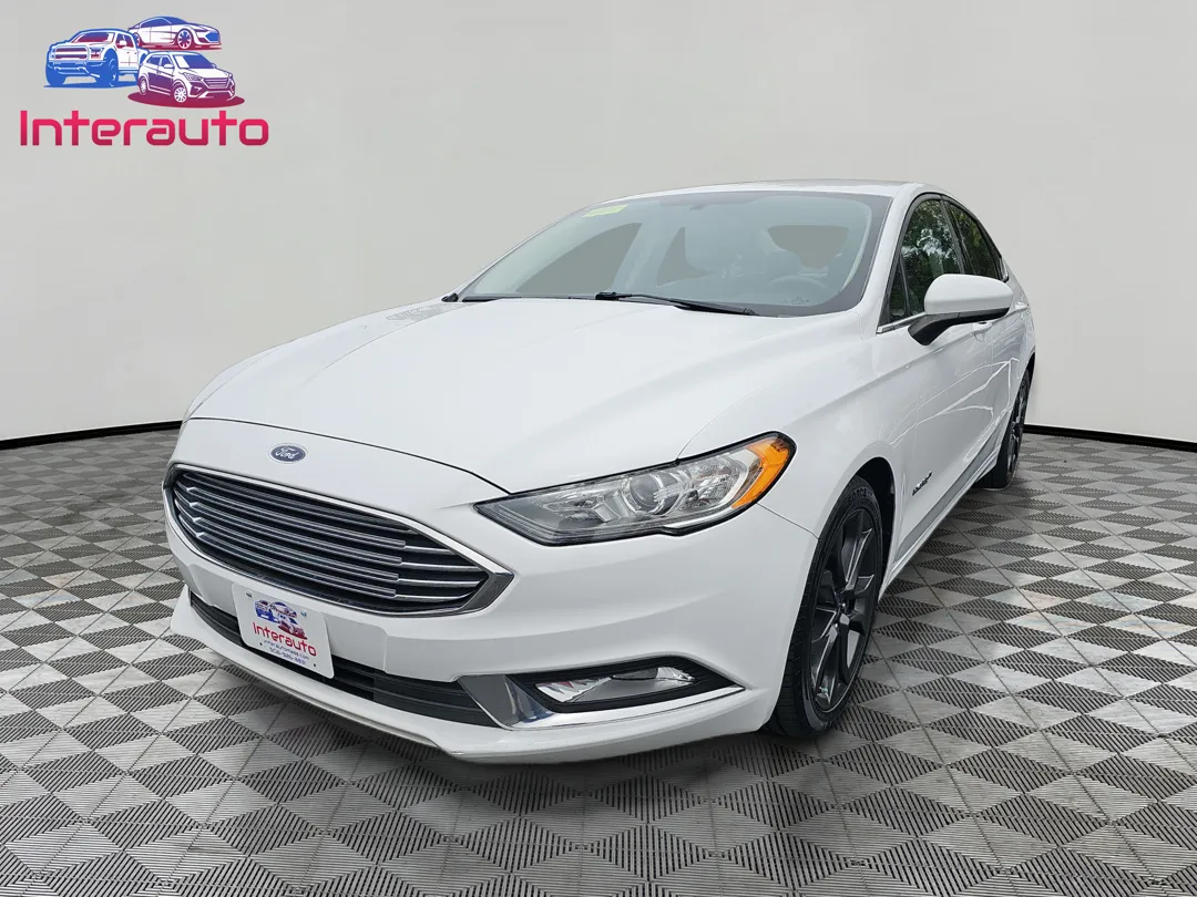 2018 Ford Fusion SE's photo