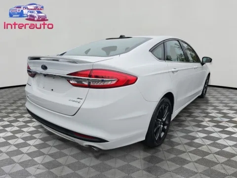 More photos of 2018 Ford Fusion SE Hybrid Sedan 4D at Interauto, MA