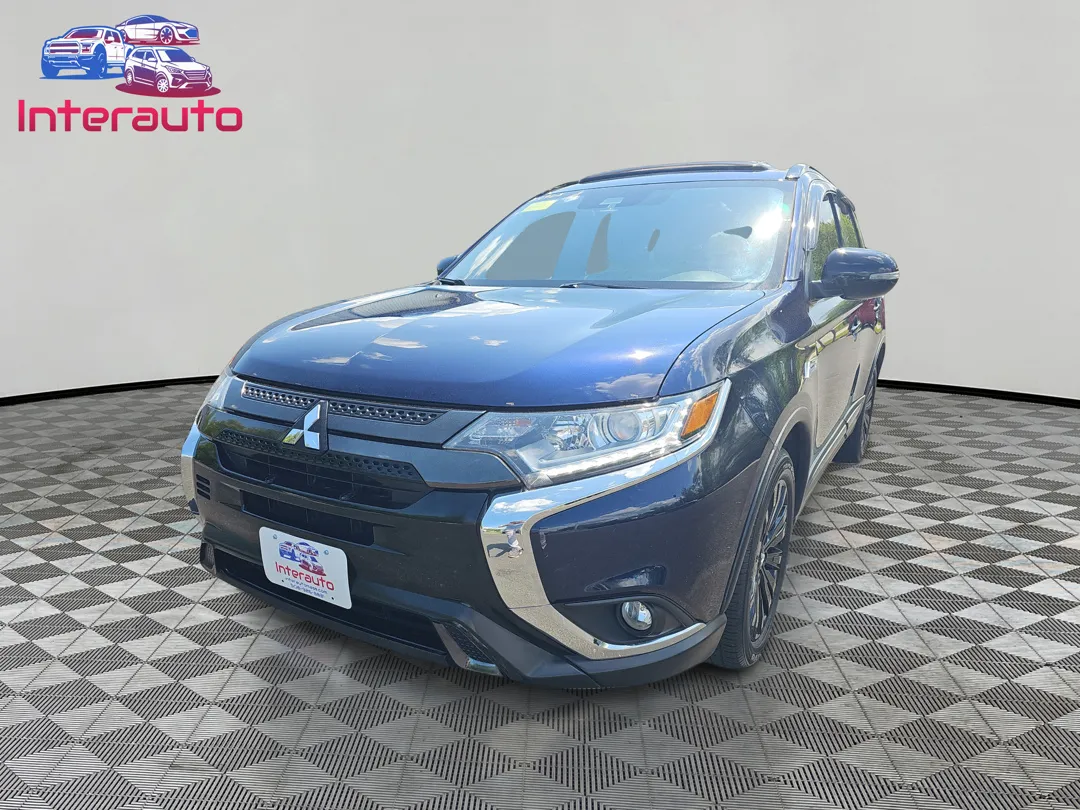 2020 Mitsubishi Outlander LE S-AWC's photo