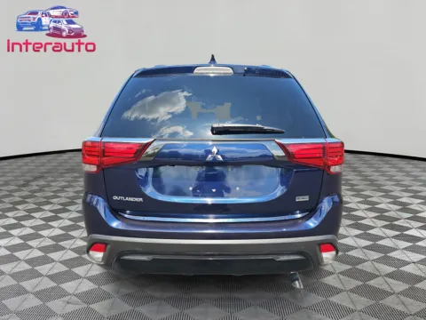 More photos of 2020 Mitsubishi Outlander LE Sport Utility 4D at Interauto, MA