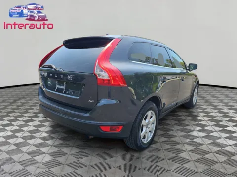 More photos of 2012 Volvo XC60 3.2 Sport Utility 4D at Interauto, MA