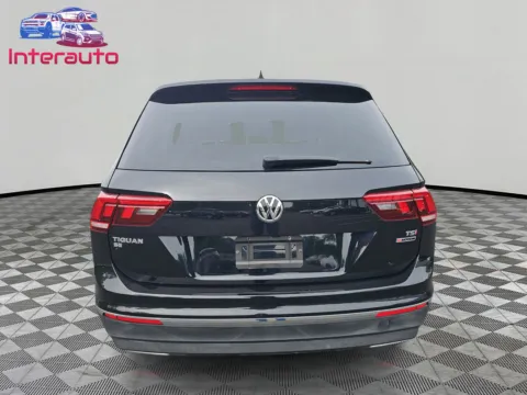 More photos of 2018 Volkswagen Tiguan 2.0T SE 4MOTION Sport Utility 4D at Interauto, MA