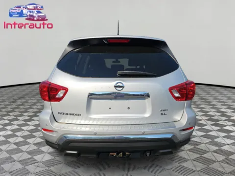 More photos of 2017 Nissan Pathfinder SL Sport Utility 4D at Interauto, MA