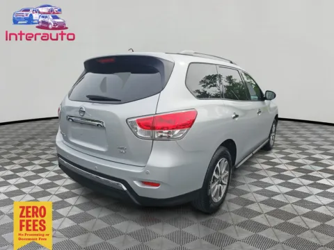 More photos of 2013 Nissan Pathfinder SV Sport Utility 4D at Interauto, MA