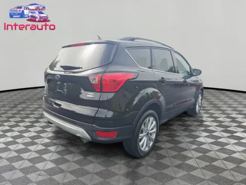 More photos of 2019 Ford Escape SEL Sport Utility 4D at Interauto, MA
