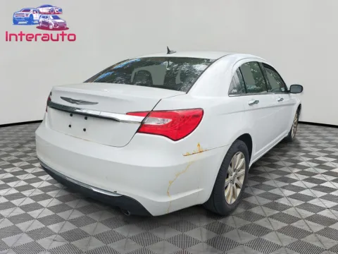More photos of 2013 Chrysler 200 Limited Sedan 4D at Interauto, MA