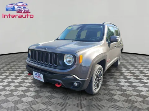 Gray 2016 Jeep Renegade Trailhawk Sport Utility 4D for sale in Plainville, MA