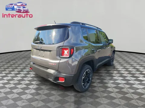 More photos of 2016 Jeep Renegade Trailhawk Sport Utility 4D at Interauto, MA