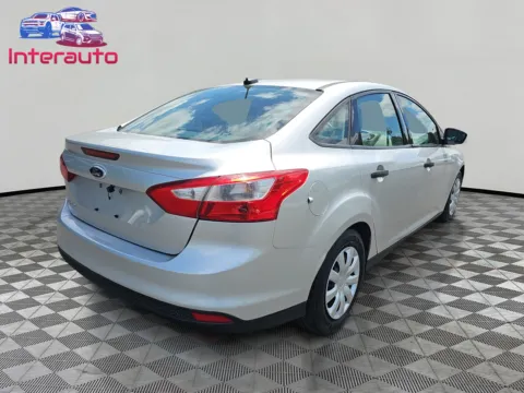 More photos of 2014 Ford Focus S Sedan 4D at Interauto, MA