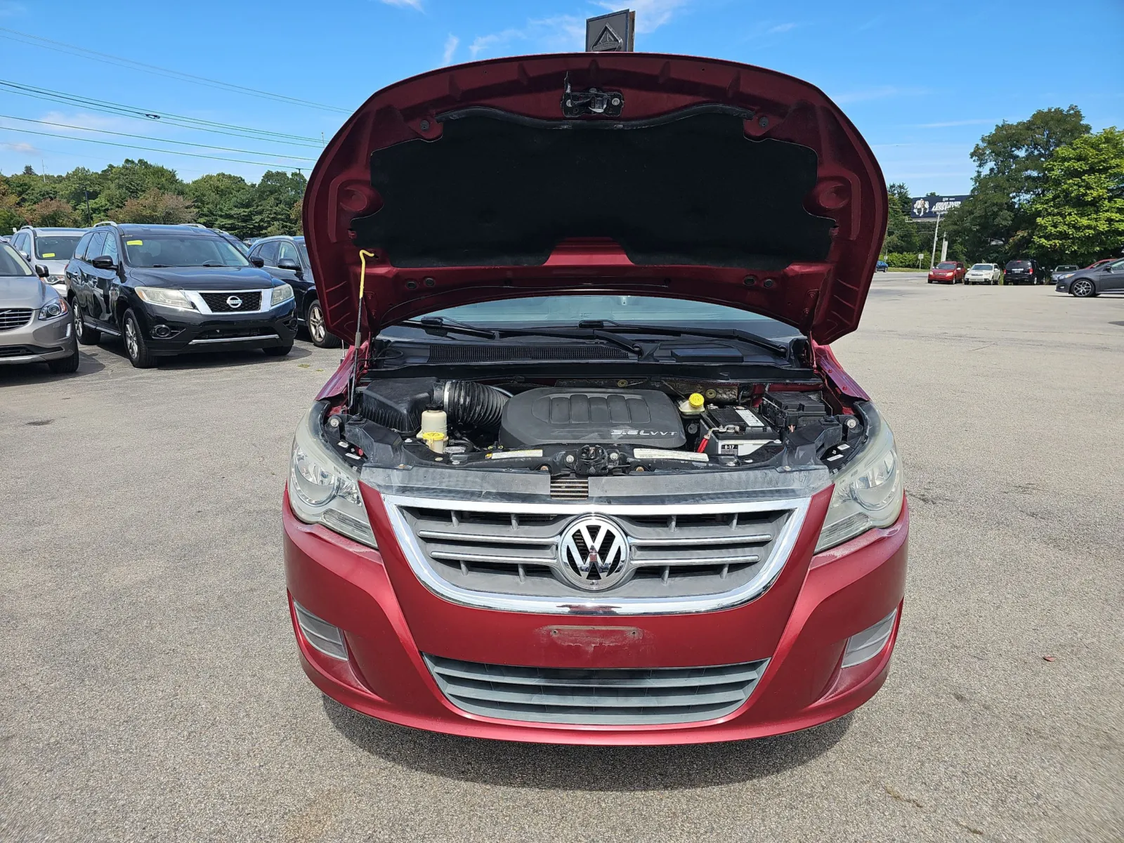 2011 Volkswagen Routan SE - Photo 11