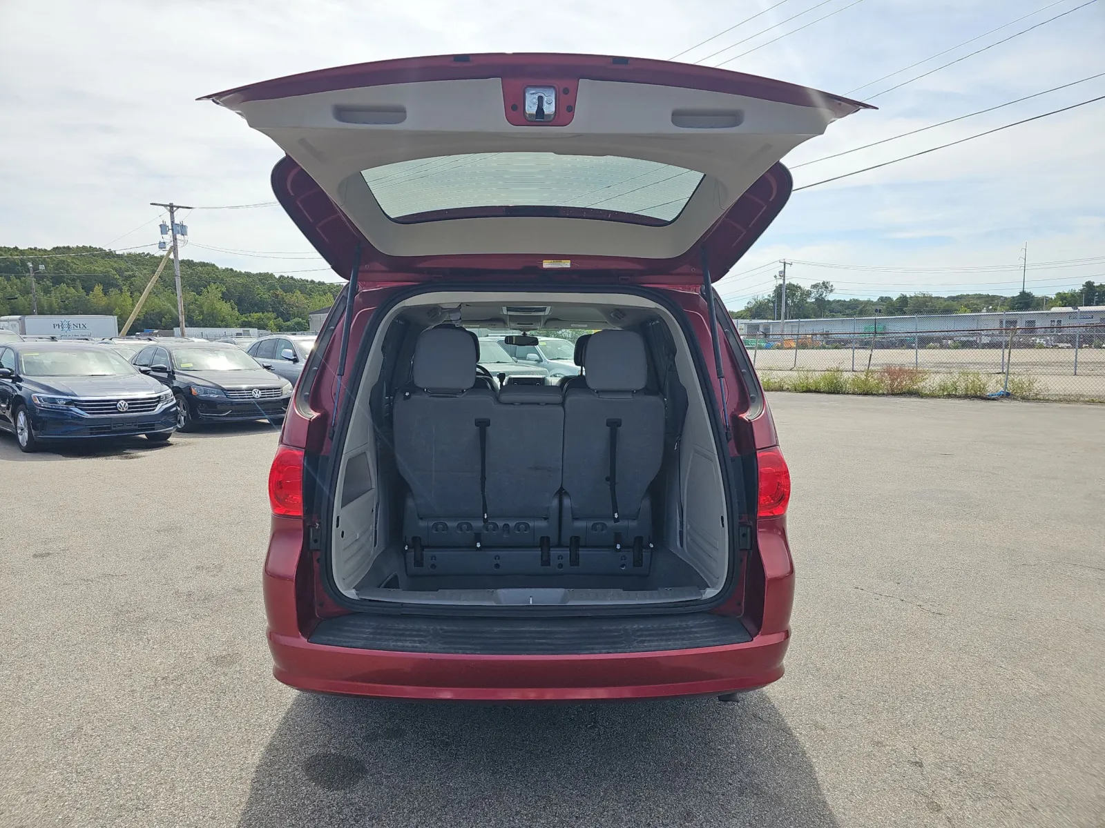 2011 Volkswagen Routan SE - Photo 12