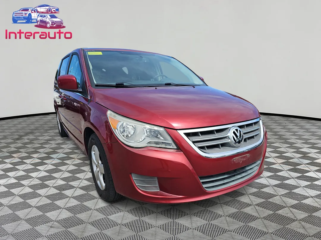 2011 Volkswagen Routan SE - Photo 7