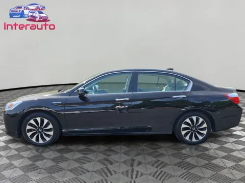 Photos of 2014 Honda Accord Hybrid Touring Sedan 4D for sale in Plainville, MA at Interauto