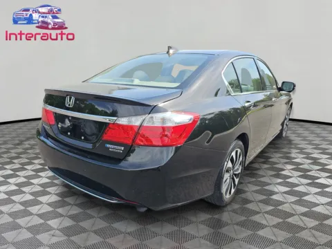 More photos of 2014 Honda Accord Hybrid Touring Sedan 4D at Interauto, MA