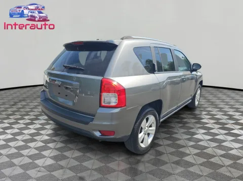 More photos of 2011 Jeep Compass Sport SUV 4D at Interauto, MA