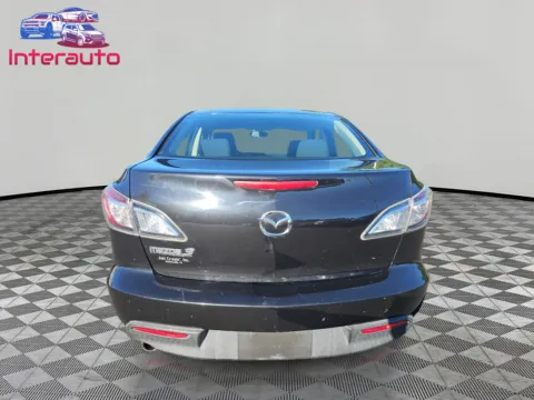 More photos of 2011 MAZDA MAZDA3 i Touring Sedan 4D at Interauto, MA
