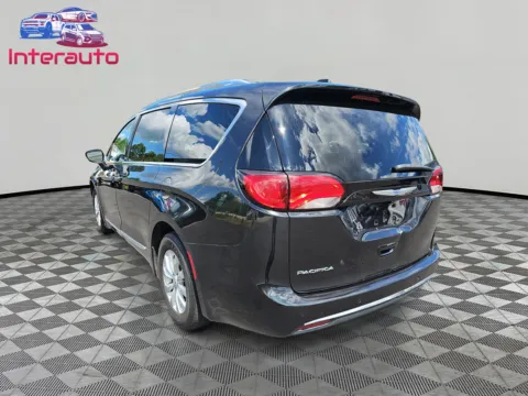 Another view of 2018 Chrysler Pacifica Touring L Minivan 4D for sale in Plainville, MA at Interauto