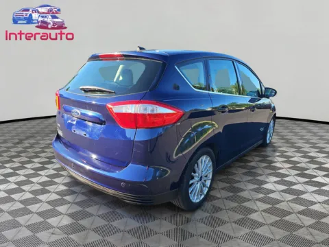 More photos of 2016 Ford C-MAX Energi SEL Wagon 4D at Interauto, MA