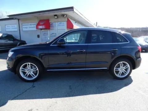 Photos of 2017 Audi Q5 2.0T Premium Sport Utility 4D for sale in Worcester, MA at Interauto
